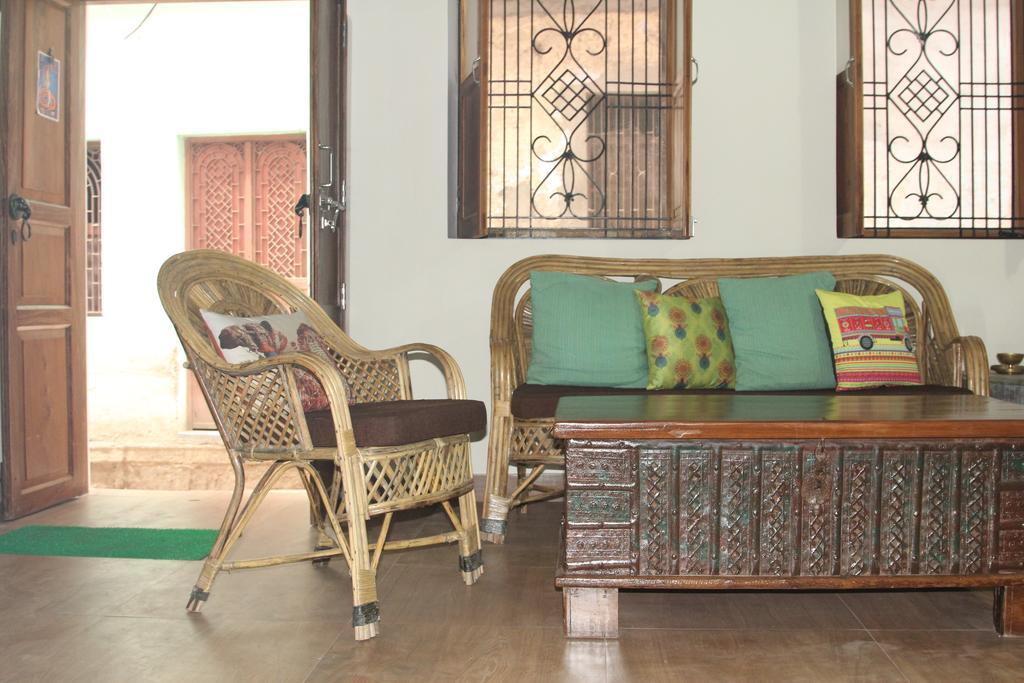 Lotus Paying Guesthouse - Varanasi, Varanasi